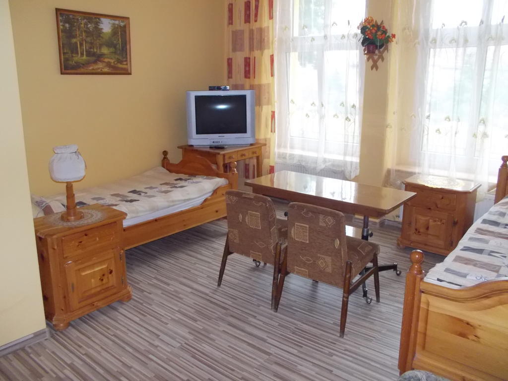 Willa Podzamcze Zabkowice Slaskie Ruang foto